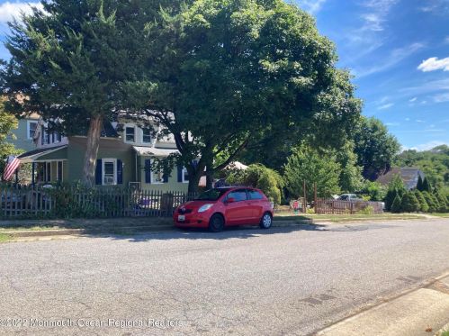 24 Mcdermott St, East Freehold, NJ 07728-2419