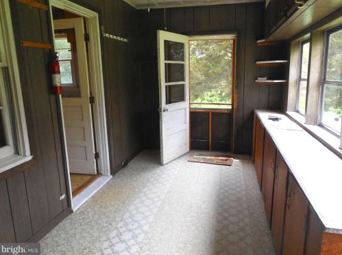 313 Cave Spring Ln, Edinburg VA  22824-3407 exterior