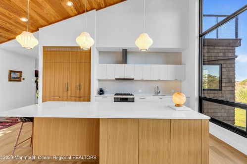 49 Cherokee Ln, Bricktown NJ  08724-4405 exterior