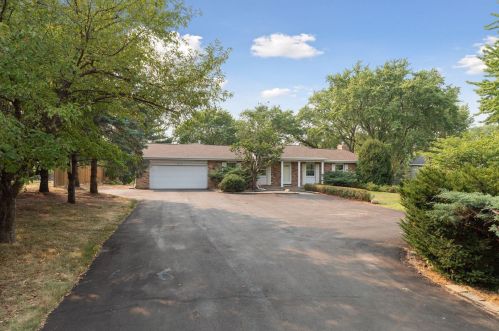 1937 Dodd Rd, Saint Paul, MN 55118-4307