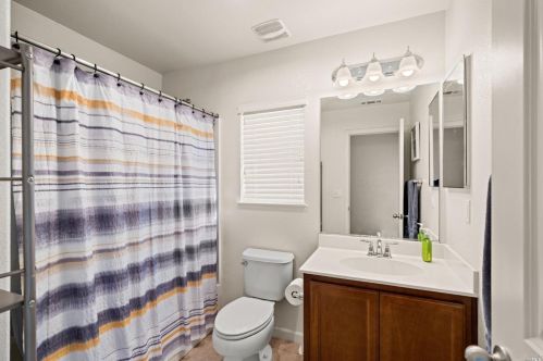 7018 Westminster Ct, Vacaville CA  95687-8254 exterior