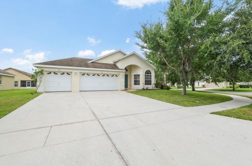 150 Southampton Dr, Kissimmee, FL 34744-8542