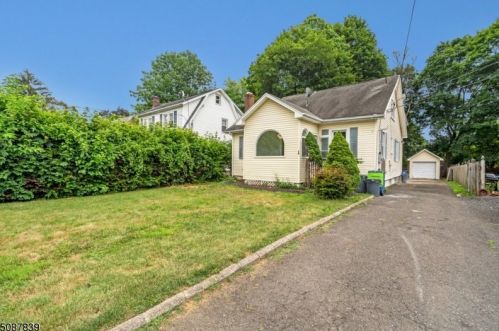 16 Dayton Cres, Bernardsville NJ  07924-2704 exterior