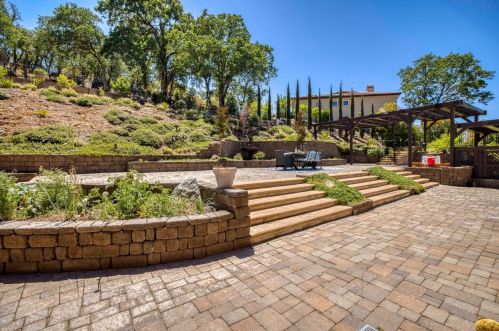 2940 Capetanios Dr, Folsom CA  95762-4601 exterior