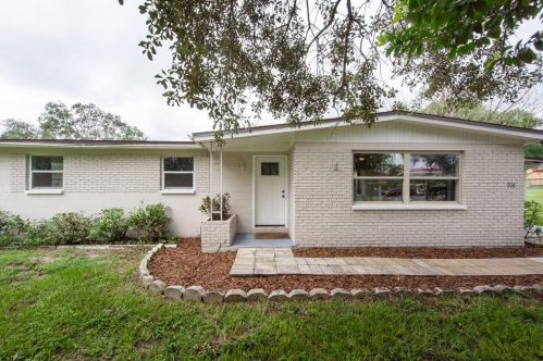 9741 Fowler Ave, Thonotosassa FL  33592-3415 exterior