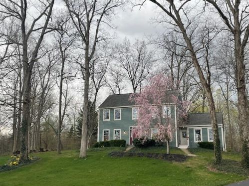 1590 Choctaw Dr, London, OH 43140-8729