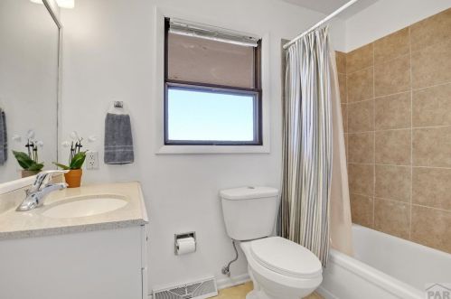 1045 Jaroso Dr, Pueblo CO 81007 exterior