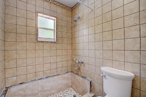 5730 199 St, Hialeah FL  33015-4933 exterior