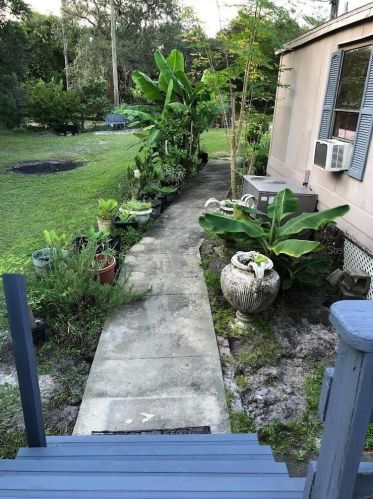 32014 3rd Ave, Deland, FL 32720-4879