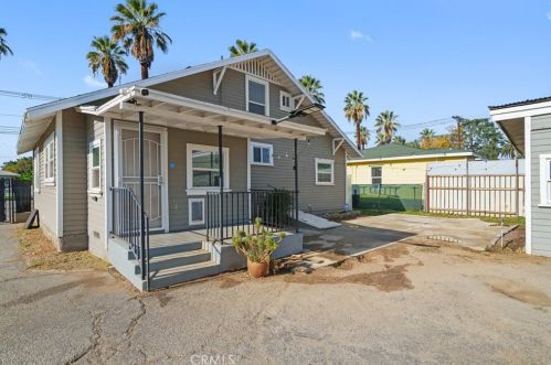 6188 Palm Ave, Riverside CA  92506-2022 exterior