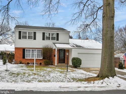 518 Penn Ayr Rd, Camp Hill, PA 17011-2051