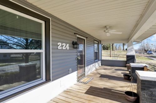 224 Columbus St, Somerset, OH 43783-9455