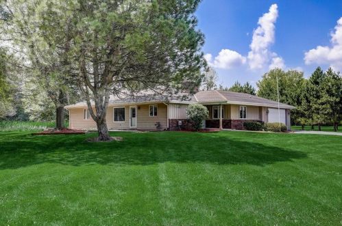 5143 State Road 167, Hubertus, WI 53033-9774