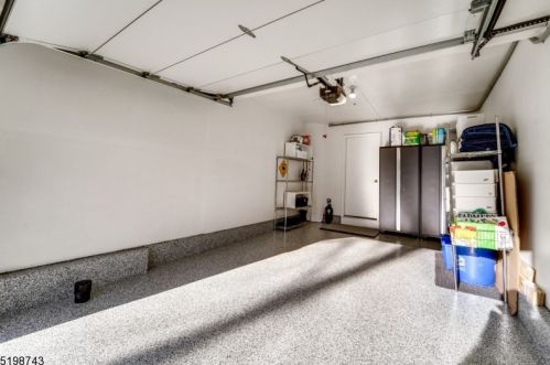 48 Cambridge Rd, Bedminster NJ  07921-1609 exterior