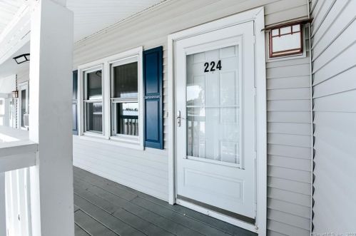 110 Beachview Ave, Bridgeport, CT 06605-3262