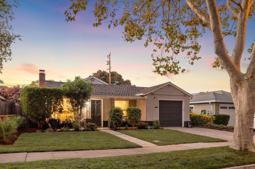 135 E St, Redwood City, CA 94063-1031