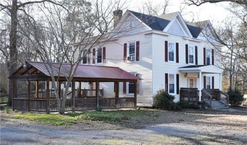 22076 Main St, Courtland, VA 23837-1093