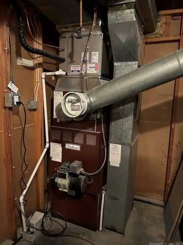 36 Debra Ln, Bristol CT  06010-2724 exterior