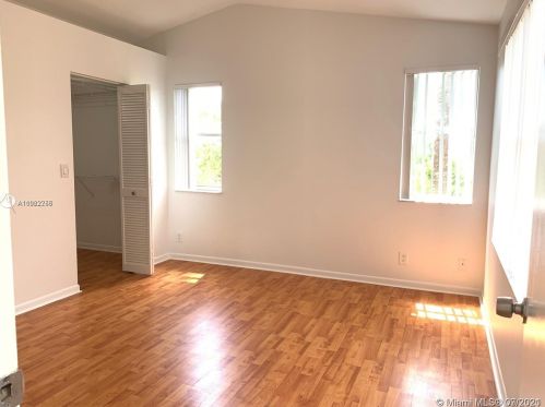 18010 11th Ct, Hollywood FL  33029-4408 exterior