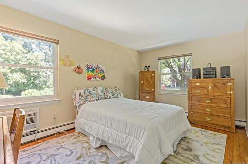 10 White Birch Dr, Crotonville NY  10562-2521 exterior
