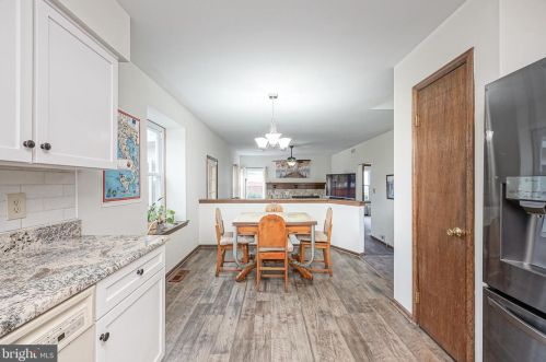 5 Stonegate Ct, Blenheim NJ  08012-5356 exterior