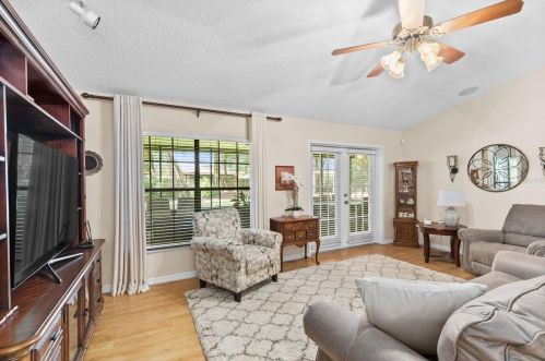 25749 Pinehurst St, Mount Plymouth FL  32776-9014 exterior