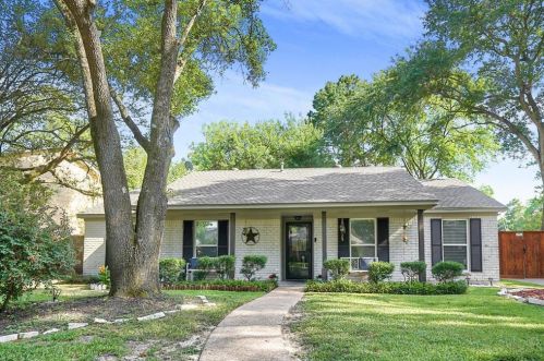 9810 Cantertrot Dr, Humble, TX 77338-2242