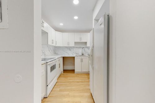 6960 186th St, Hialeah, FL 33015-3254