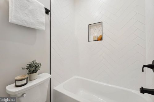 514 T St, Washington DC  20001-1997 exterior