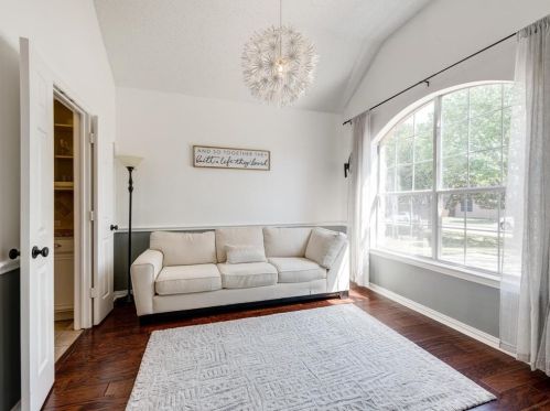 5701 Northcrest Dr, Lewisville TX  75028-4803 exterior