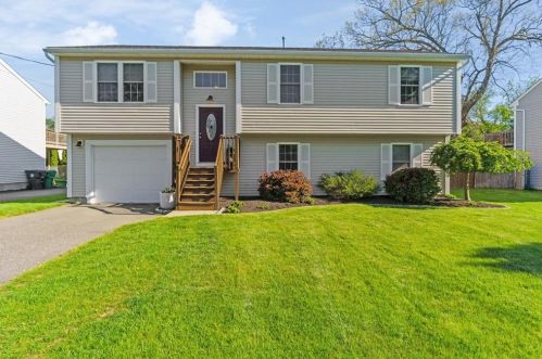 103 Eton Ave, Warwick, RI 02889-2100
