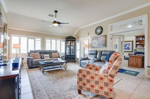 9509 Orangewood Trl, Denton TX 76207-8623 exterior