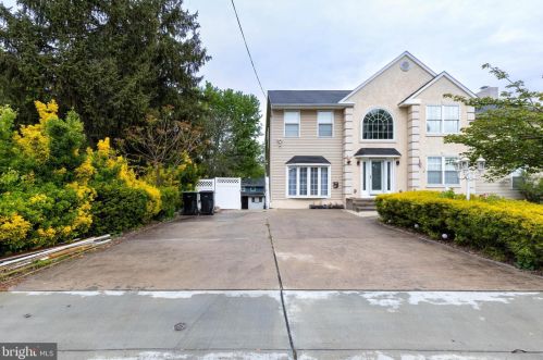 15 Delaware Ave, Berlin Boro, NJ 08009-1109