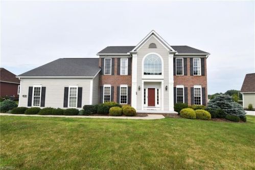 539 Byberry Dr, Hartville, OH 44632-8203