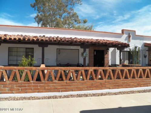 423 Paseo Lobo, Green Valley AZ  85614-0703 exterior