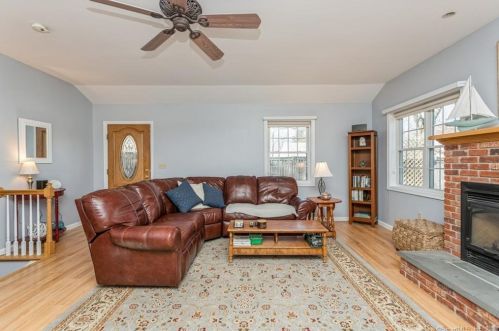 33 Frisbie St, Stamford, CT 06906-2018
