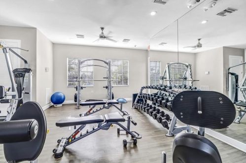 16200 Parque Ln, Naples FL  34110-2826 exterior