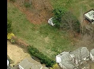 29 Lotowana Ln, Stonybrook, NY 11790-1801