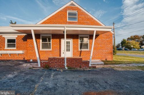 6916 Arlington Blvd, Falls Church VA  22042-1937 exterior