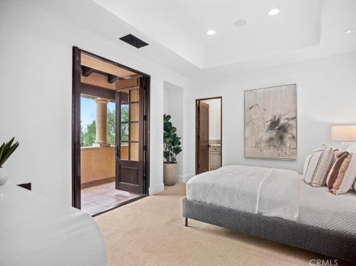 47 Echo Gln, Irvine CA  92603-0421 exterior