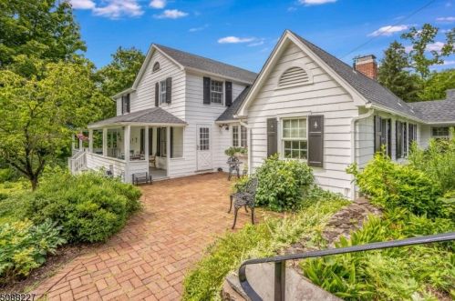 48 Barton Hollow Rd, Flemington, NJ 08822-5926