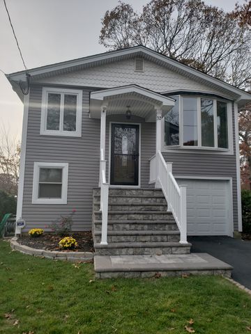 32 Dorchester Rd, Hauppauge, NY 11779-1617