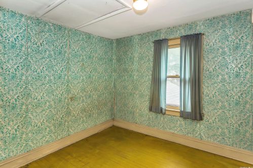 64 Driscoll Ave, Rockville Centre NY  11570-6006 exterior