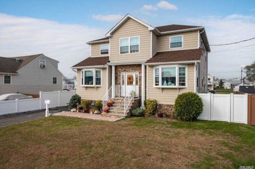 23 Irving Rd, Amityville, NY 11701-4029