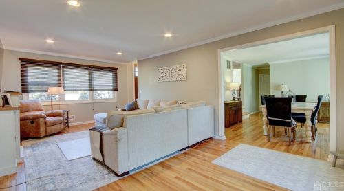 18 Sandalwood Dr, East Brunswick NJ  08816-4047 exterior