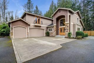 13432 Bear Creek Rd, Woodinville, WA 98077-7817