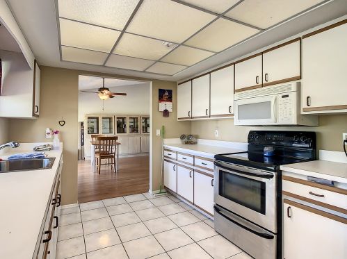 2115 Addison St, Fort Pierce FL 34984-4708 exterior