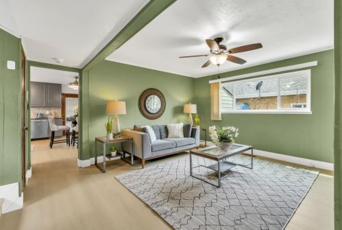 9020 Grove St, Elk Grove CA  95624-2318 exterior