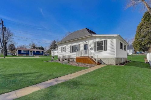 418 Walnut St, Dodgeville, WI 53533-1644