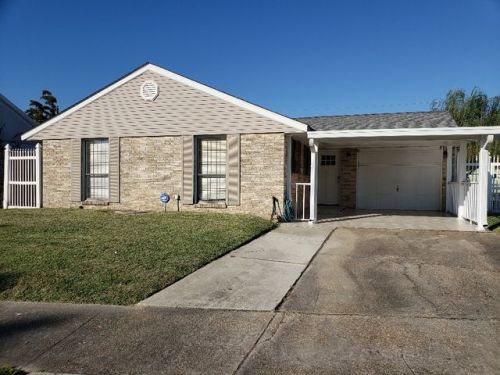 120 Jeanne Dr, Westwego, LA 70094-2823